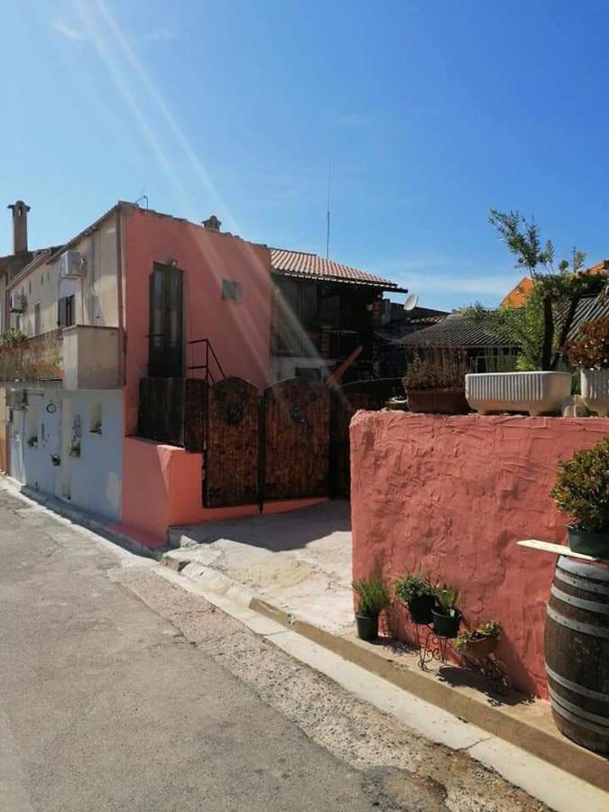 Stanza Del Viggiatore Santadi Exterior photo